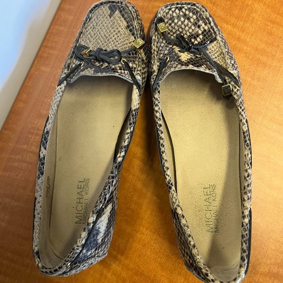 SOLD Michael Kors Loafers - Picture 2 of 6